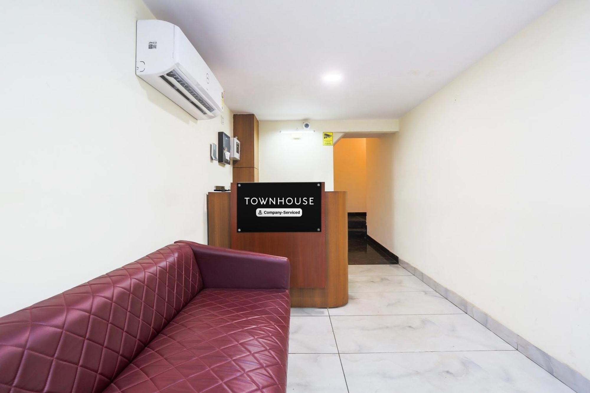 Super Townhouse Vikaspuri Hotel Deli Exterior foto