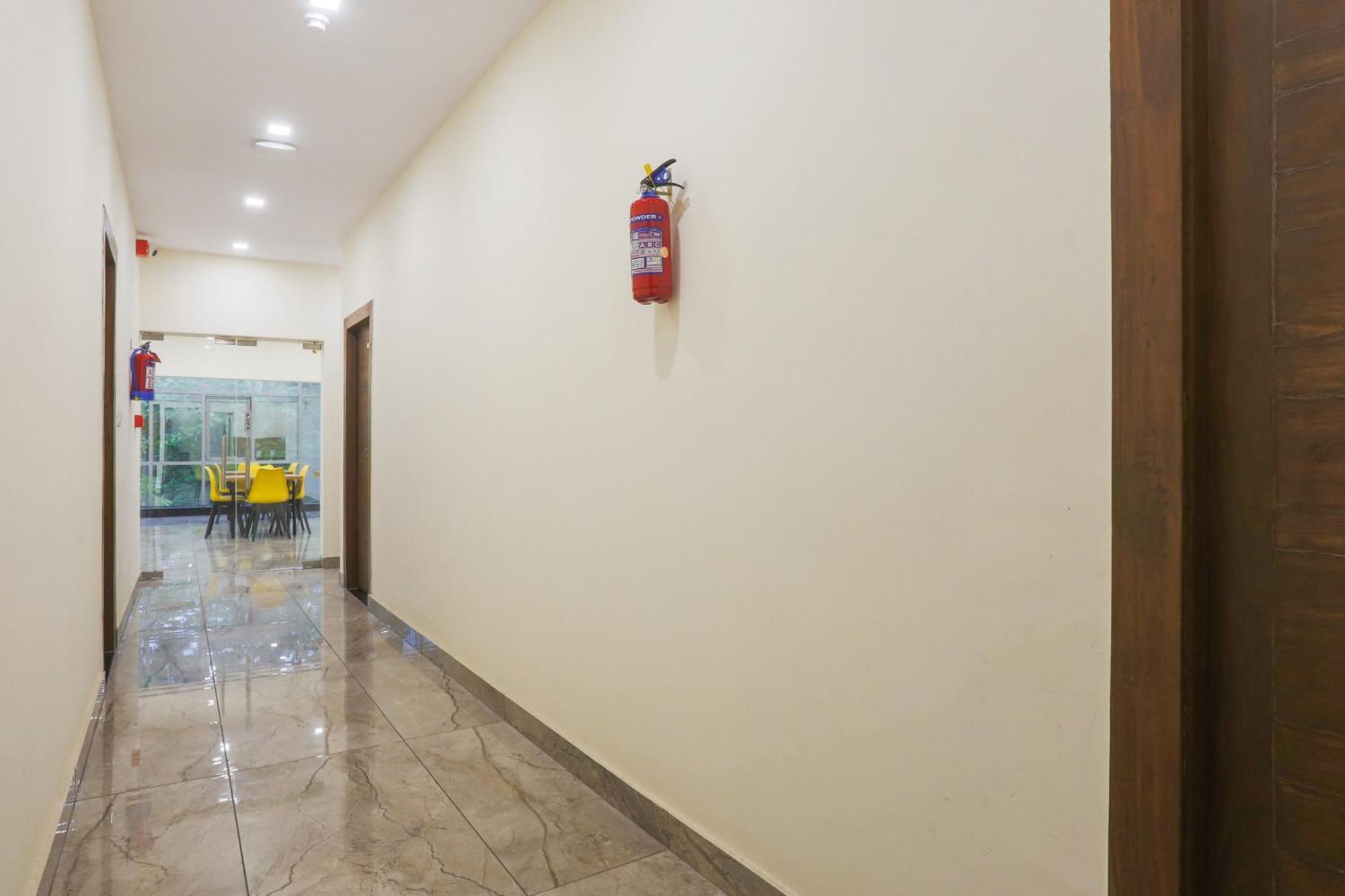 Super Townhouse Vikaspuri Hotel Deli Exterior foto